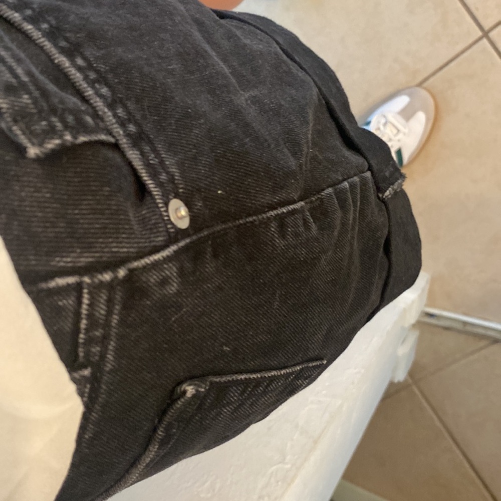 Size 4 - Picture 3 of 5